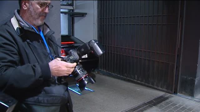 Rajoy espera en la sede del PP de Génova los resultados de las elecciones catalanas