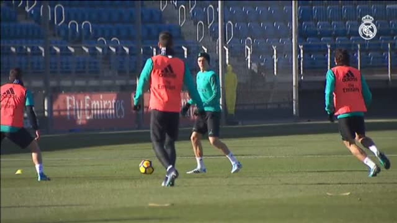 El Real Madrid comienza a preparar el clásico en el Bernabéu