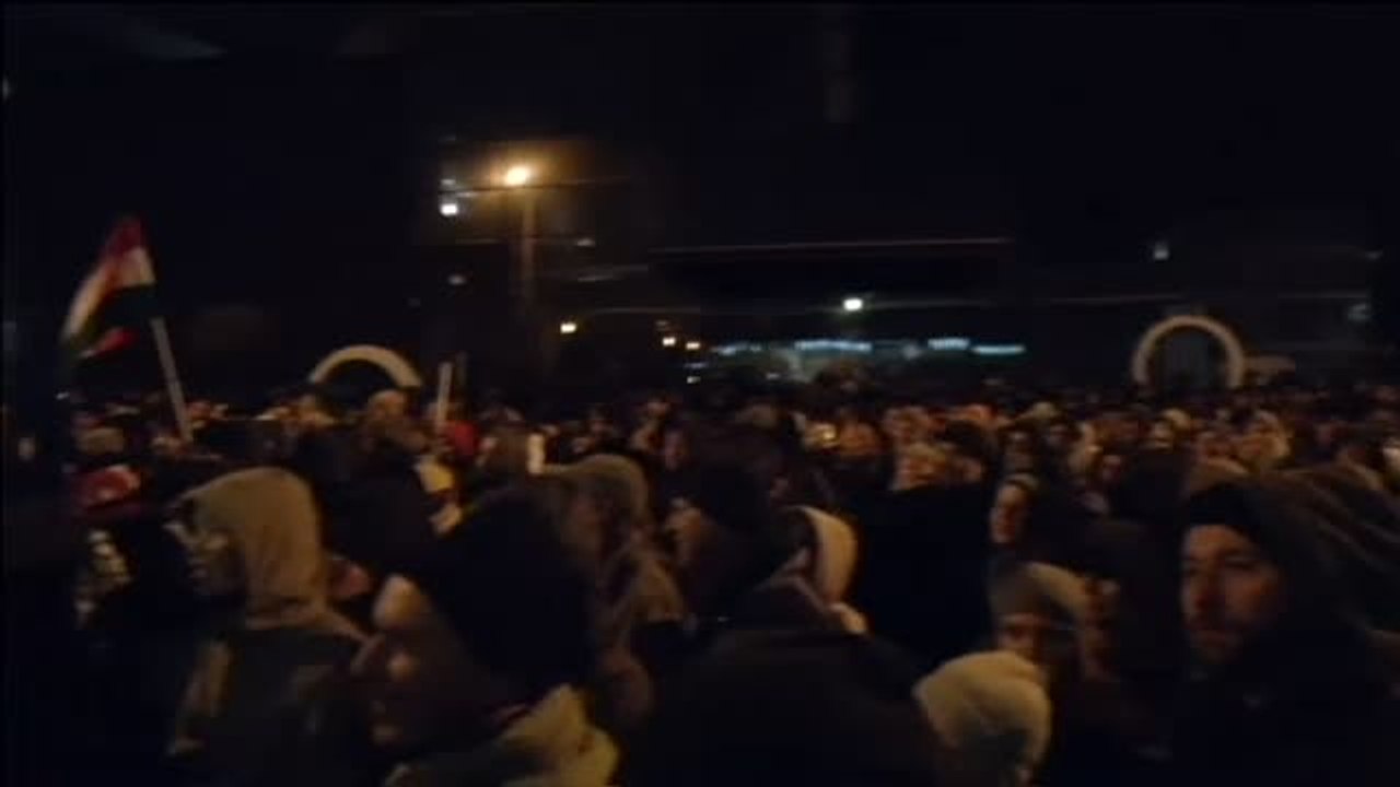 Multitudinarias protestas en Hungría contra la "ley de la esclavitud"