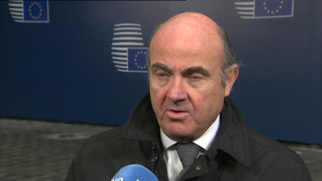 De Guindos: Puigdemont está poniendo de manifiesto cual es su planteamiento y las contradiccines del mismo