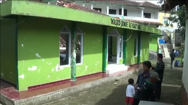 Al menos dos muertos en un terremoto de 6.5 grados en la isla de Java