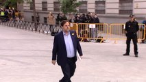 Prisiones expedienta a Junqueras por llamar a una radio desde la cárcel