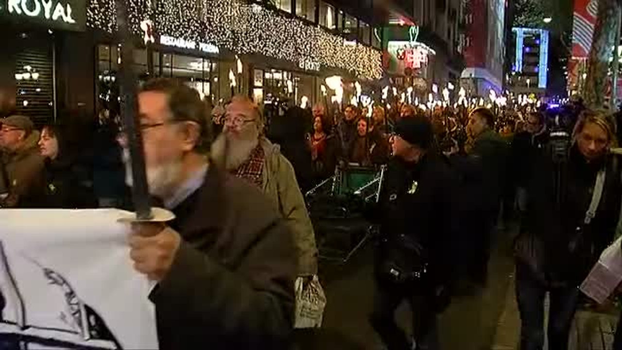 Miles de personas se concentran en Barcelona para pedir la libertad de los "presos políticos"