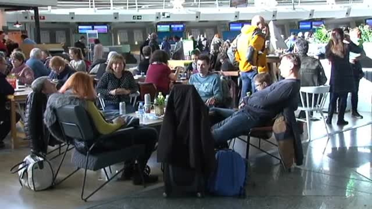 La borrasca "Ana" deja cientos de vuelos cancelados y retrasados