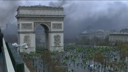 París se bilnda para afrontar el cuarto fin de semana de violencia