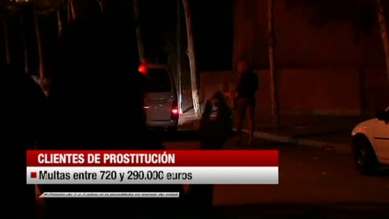 Un borrador del PSOE aboga por multar a los clientes de las prostitutas