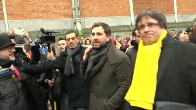 Puigdemont, recibido a gritos de president en la manifestación en Bruselas