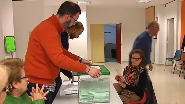 Comienza el recuento de votos en Andalucía