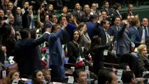 Gritos contra Maduro durante la toma de posesión de López Obrador en México