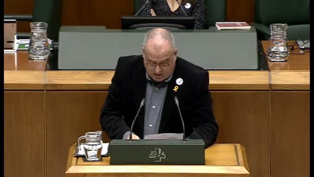 PNV y EH Bildu denuncian la base antidemocrática de la Constitución