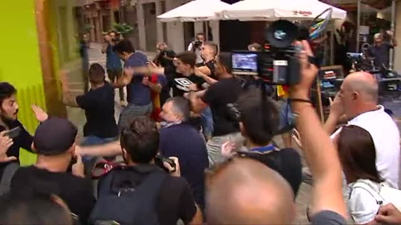 El PSOE reprocha al PP que no condene los ataques de la extrema derecha