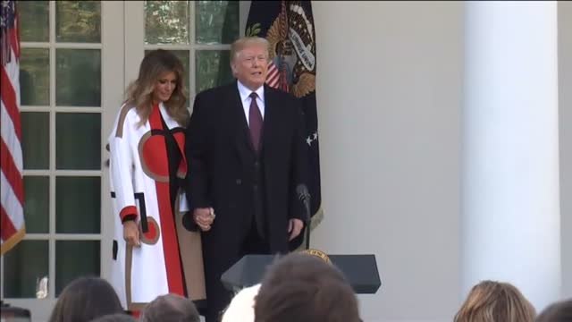 Trump aprovecha el indulto a los pavos en la Casa Blanca para lanzar una dardo a los Demócratas