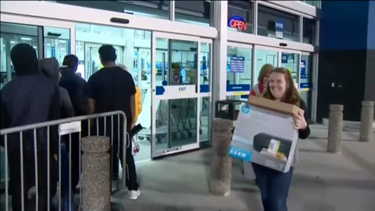 Comienza el Black Friday con colas en establecimientos y con un gasto medio en EEUU de 800 euros