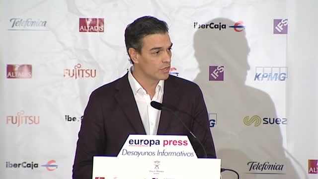 Sánchez pide a Rajoy que cumpla su palabra sobre la reforma constitucional