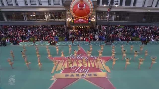 Acción de Gracias moviliza a todo EEUU en el arranque de la temporada navideña