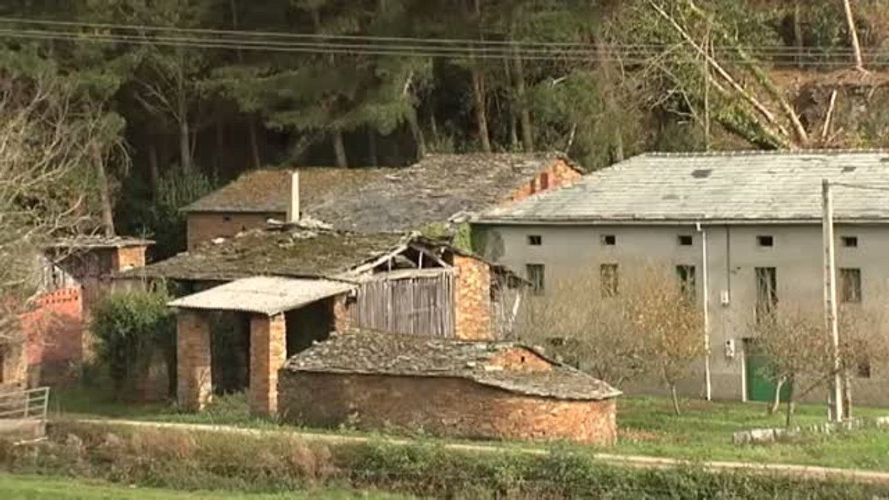 La actriz Gwyneth Paltrow incluye en su lista de regalos de Navidad una aldea de Lugo valorada en 150.000 euros