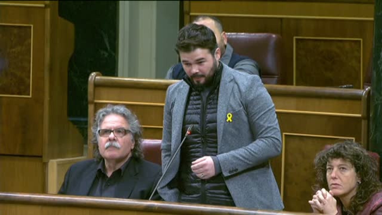 Rufián pregunta a Rajoy si piensa "llamar a filas al Ejército" si el 21D ganan los independentistas