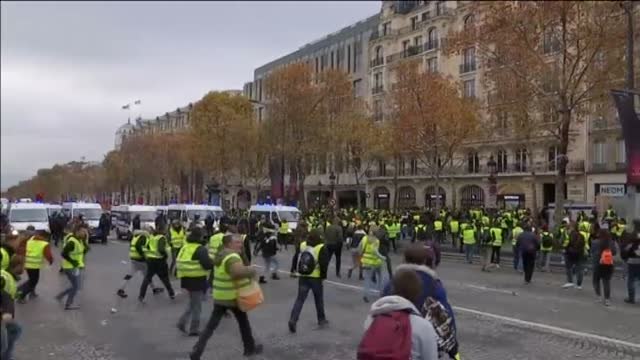 Disturbios en el centro de París en la manifestación de los chalecos amarillos