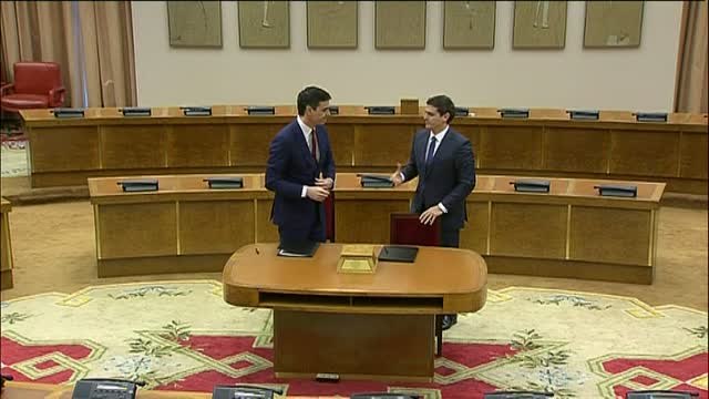 El PSOE y Ciudadanos se distancian por Cataluña