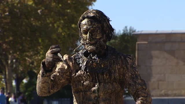 Unas estatuas muy vivas