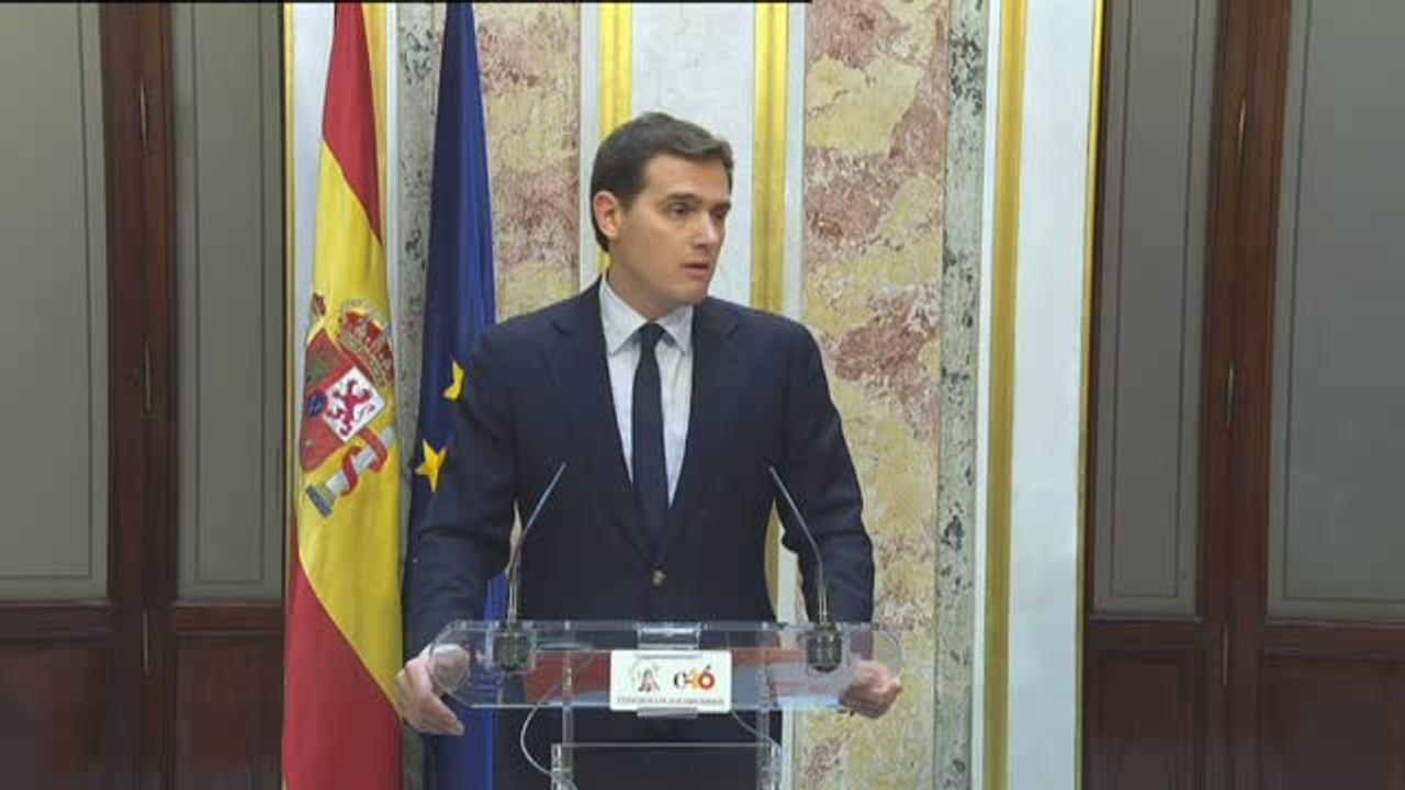 Rivera: "Sánchez está más cómodo con quienes escupen a un ministro de España que con los que aplaudimos a un ministro de España"