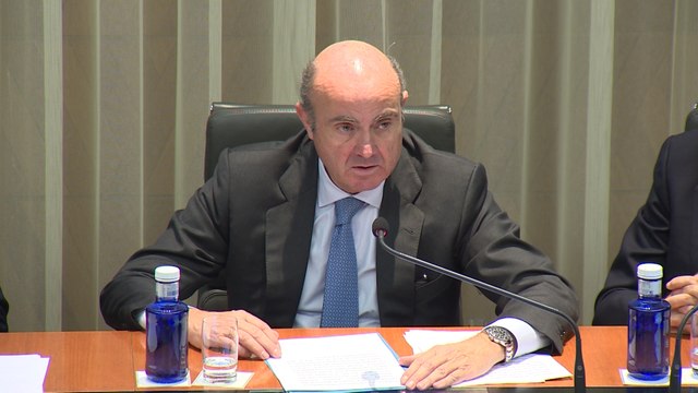 De Guindos señala que la política monetaria puede afectar al consumo personal