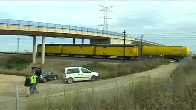 Muere un operario de 38 años electrocutado en un vagón cisterna en las vías del AVE en Valencia