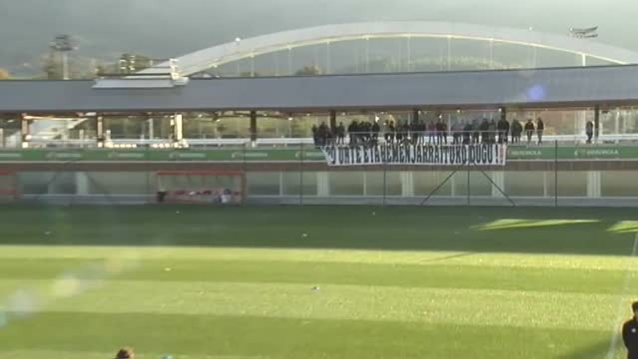 Remiro abandona con molestias el entrenamiento del Athletic