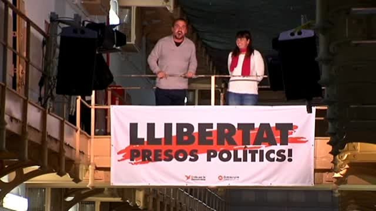 Omnium Cultural pide desde la Modelo la libertad de 'los Jordis'