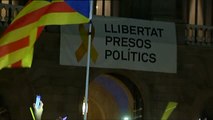 Cientos de personas se concentran frente a la Generalitat para pedir la liberación de los encarcelados
