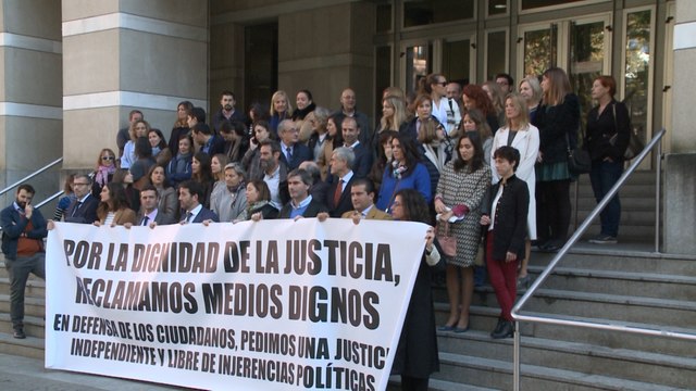 Concentración de jueces y fiscales en Bilbao