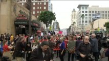 Miles de manifestantes protestan en Los Ángeles contra los abusos sexuales