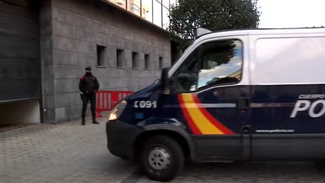 'La Manada' llega al juzgado en furgón entre fuertes medidas de seguridad