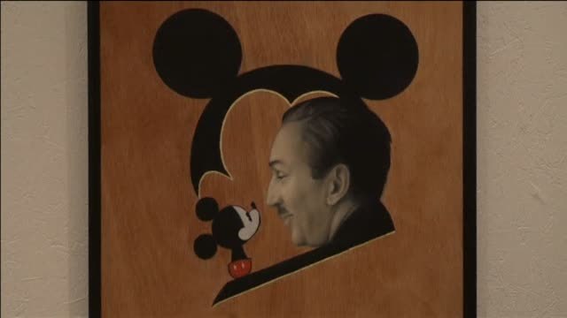 Londres rinde homenaje a Mickey Mouse en el 90 aniversario de su creación