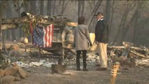 Trump visita la localidad californiana de Paraíso tras ser arrasada por las llamas