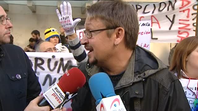 Políticos catalanes acuden al Supremo para apoyar a los miembros de la Mesa
