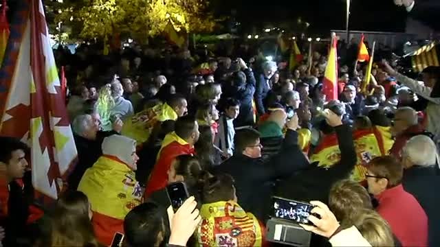 La alcaldesa de San Cugat del Vallès desata la polémica tras colocar una pancarta por los presos políticos