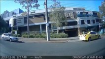 Un nonagenario protagoniza un espectacular accidente de coche en Australia