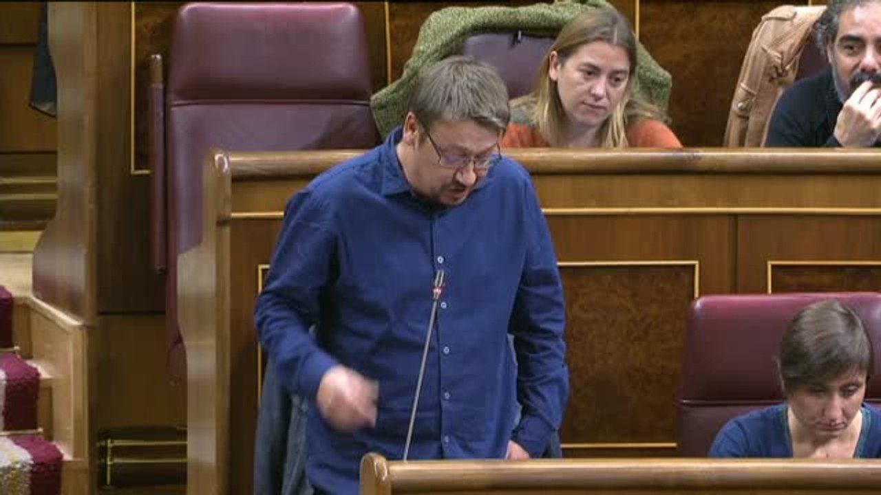 Sáenz de Santamaría a Domènech: "No me hable de bandos cuando Colau aspira a liderar el independentista"