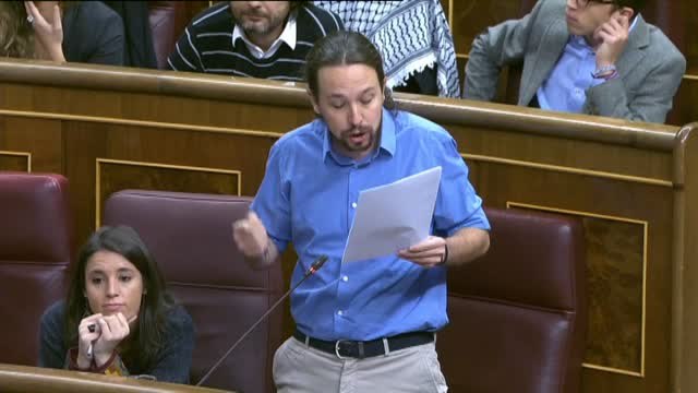 Iglesias a Rajoy: Usted cobró sobresueldos, esta vergüenza no la tapa ninguna bandera