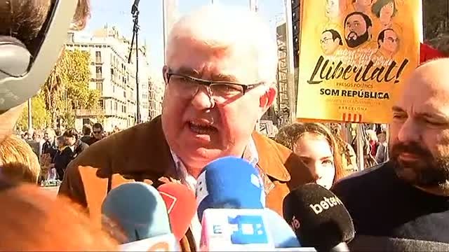 ANC y Òmnium Cultural convocan una pegada de carteles masiva