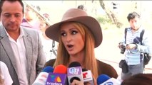 Paris Hilton visita a los damnificados por el terremoto de México