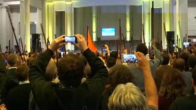 200 alcaldes catalanes independentistas se desplazan a Bruselas para apoyar al ex Govern