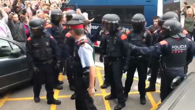 Méndez de Vigo advierte de que los Mossos deberán hacer cumplir la ley y el orden en Cataluña