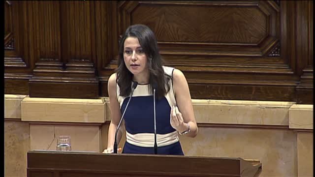 Arrimadas a Puigdemont: Su etapa en Cataluña ha acabado