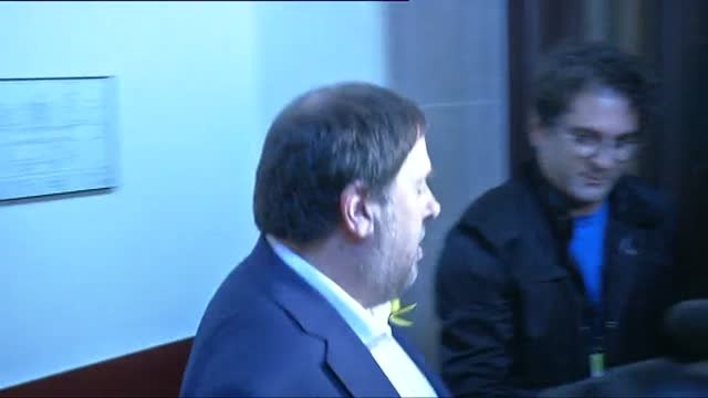 Varios exconsejeros del Govern se reúnen en el Parlament