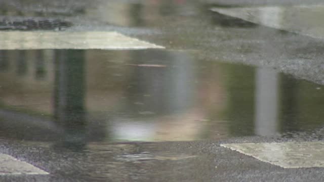 Llega la lluvia a la cornisa cantábrica después de muchos días de calor en toda España