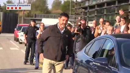 Ovación a Trapero en su vuelta al trabajo