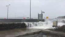 El huracán 'Ophelia' llega a Irlanda en forma de tormenta y causa al menos 3 víctimas mortales