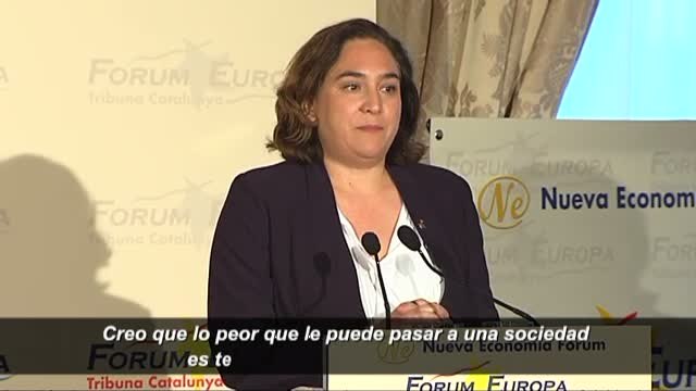 Colau exige a Rajoy y Puigdemont diálogo real, no epistolar